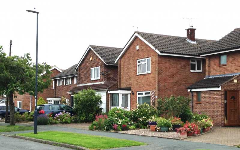 How long does it take to buy a house UK?